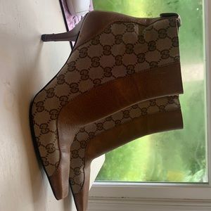 COPY - Gucci Pumps Great condition! Size 39c